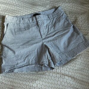 Banana Republic Striped Gray Women's Shorts - Size 8